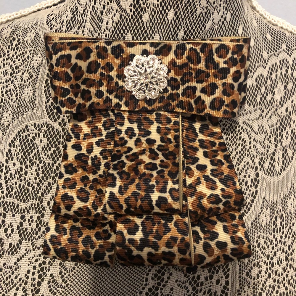 Animal Print Women’s Ribbon Tie with Flower Brooch